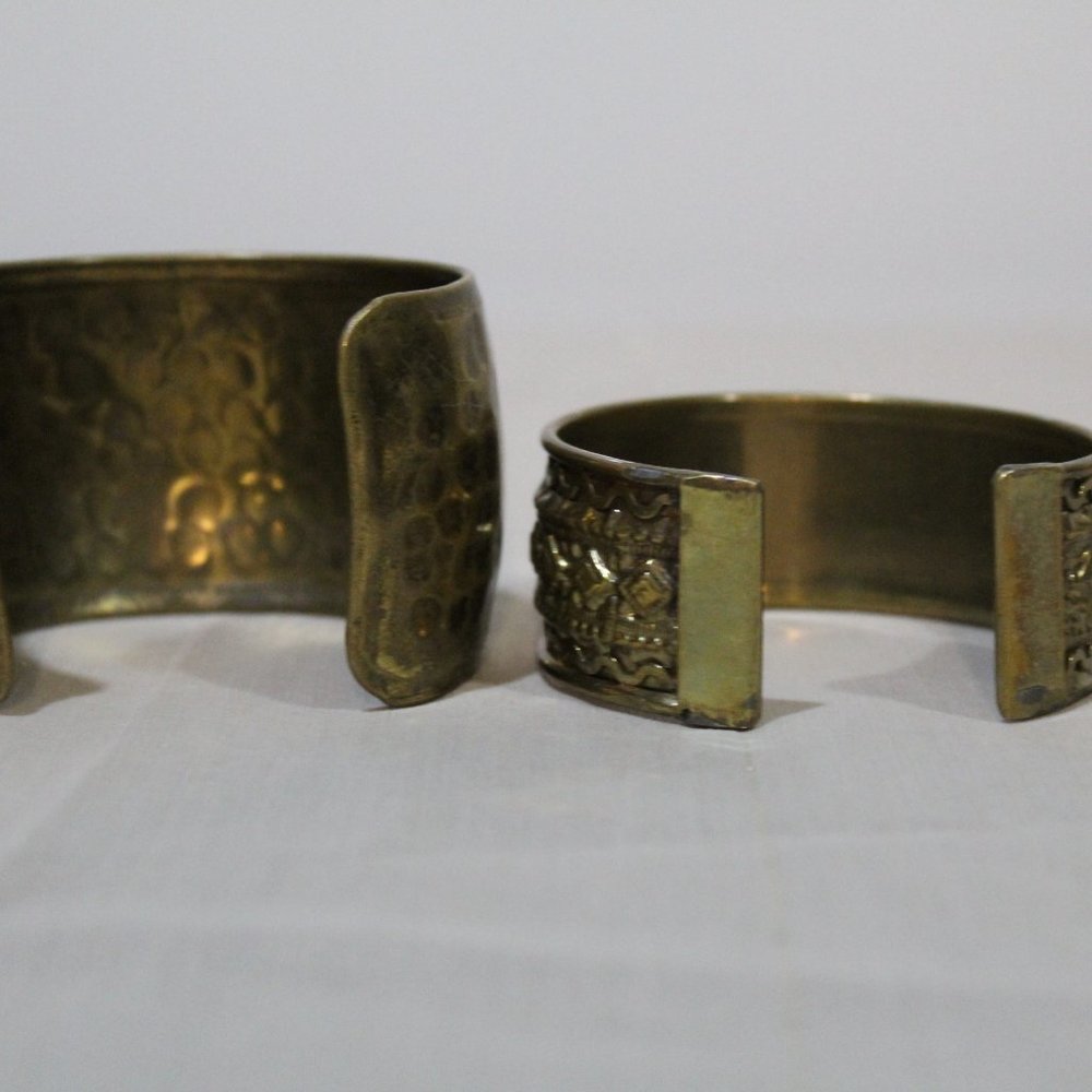 2 brass cuff bracelets - Picture 2 of 4